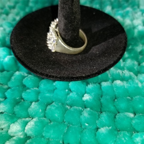 Ring - Picture 3 of 4